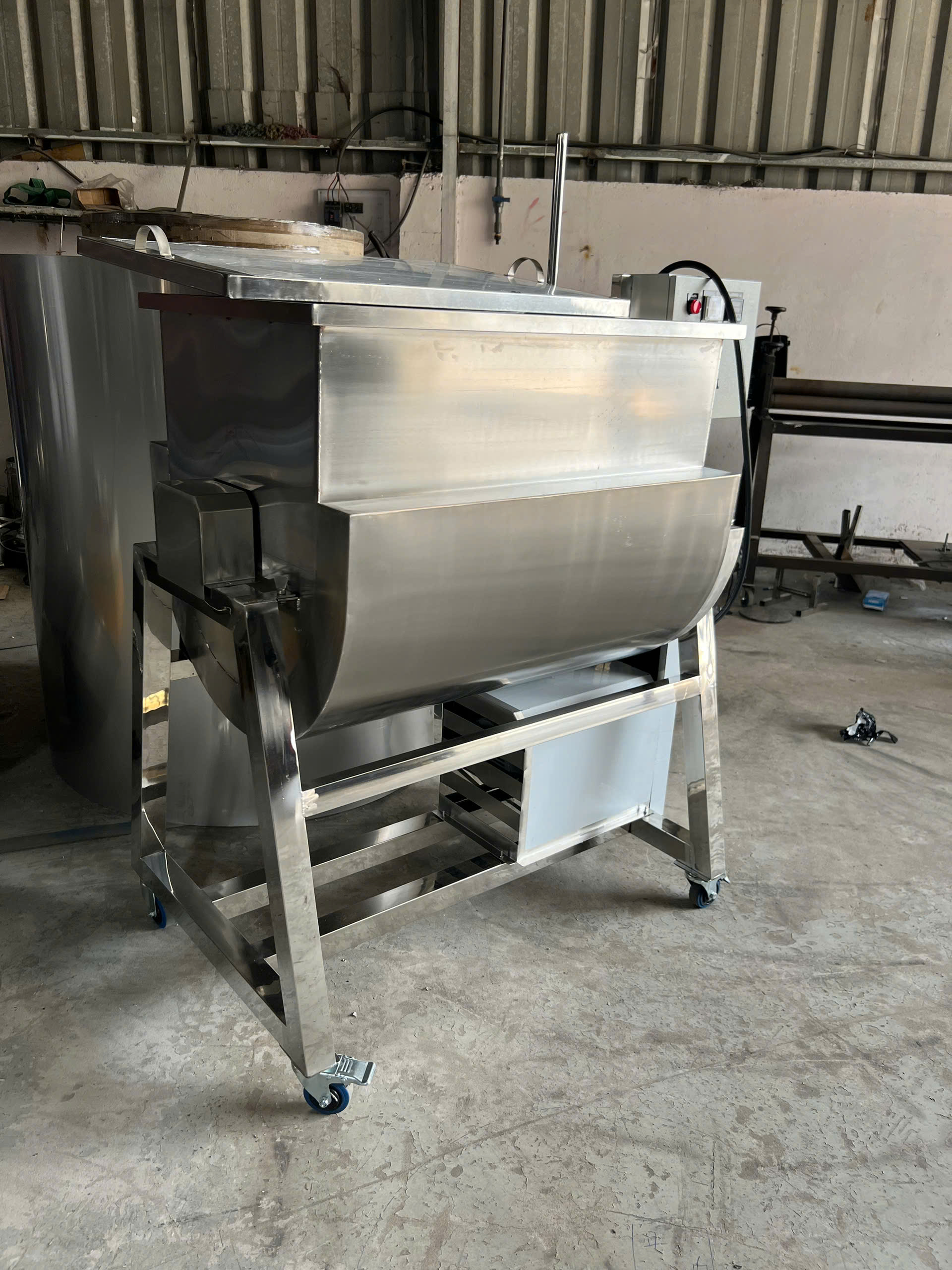 Máy trộn gia nhiệt công nghiệp LT-TGN100